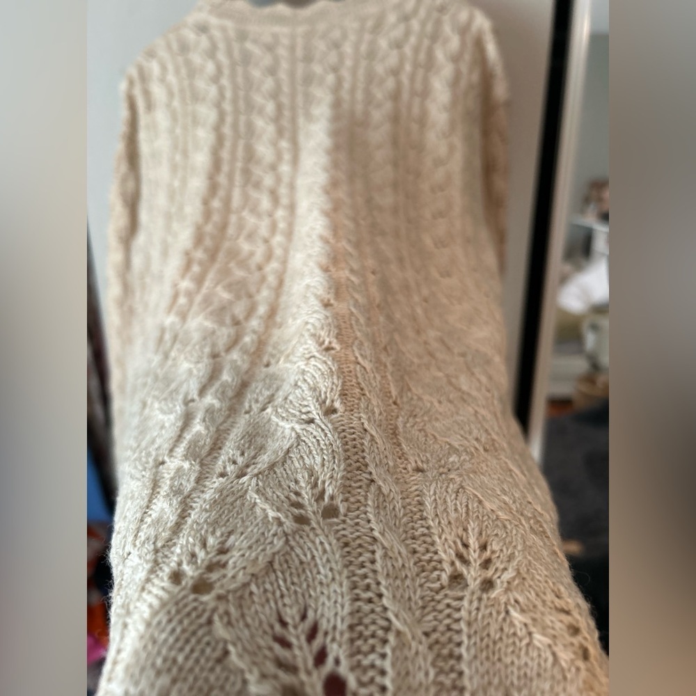✌️4/$20✌️ Tunic length open knit sweater - Picture 9 of 12